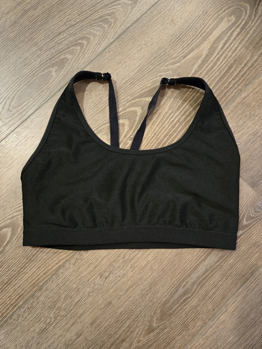 Beyond Yoga Black Scoop Neck Sports Bra